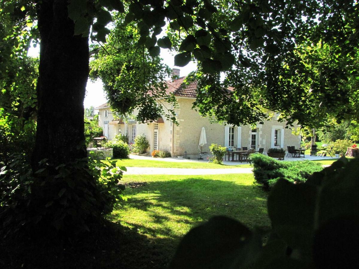 Bed and Breakfast Le Chemin Challignac Zewnętrze zdjęcie